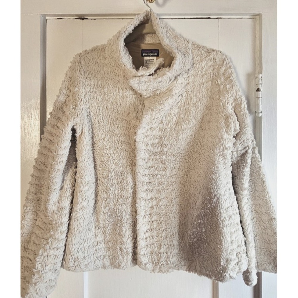 PATAGONIA Pelage furry coat full‎ zip snap button tall neck women's M cream